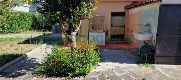 10 rooms House in Livorno, Italy No. 300876 11
