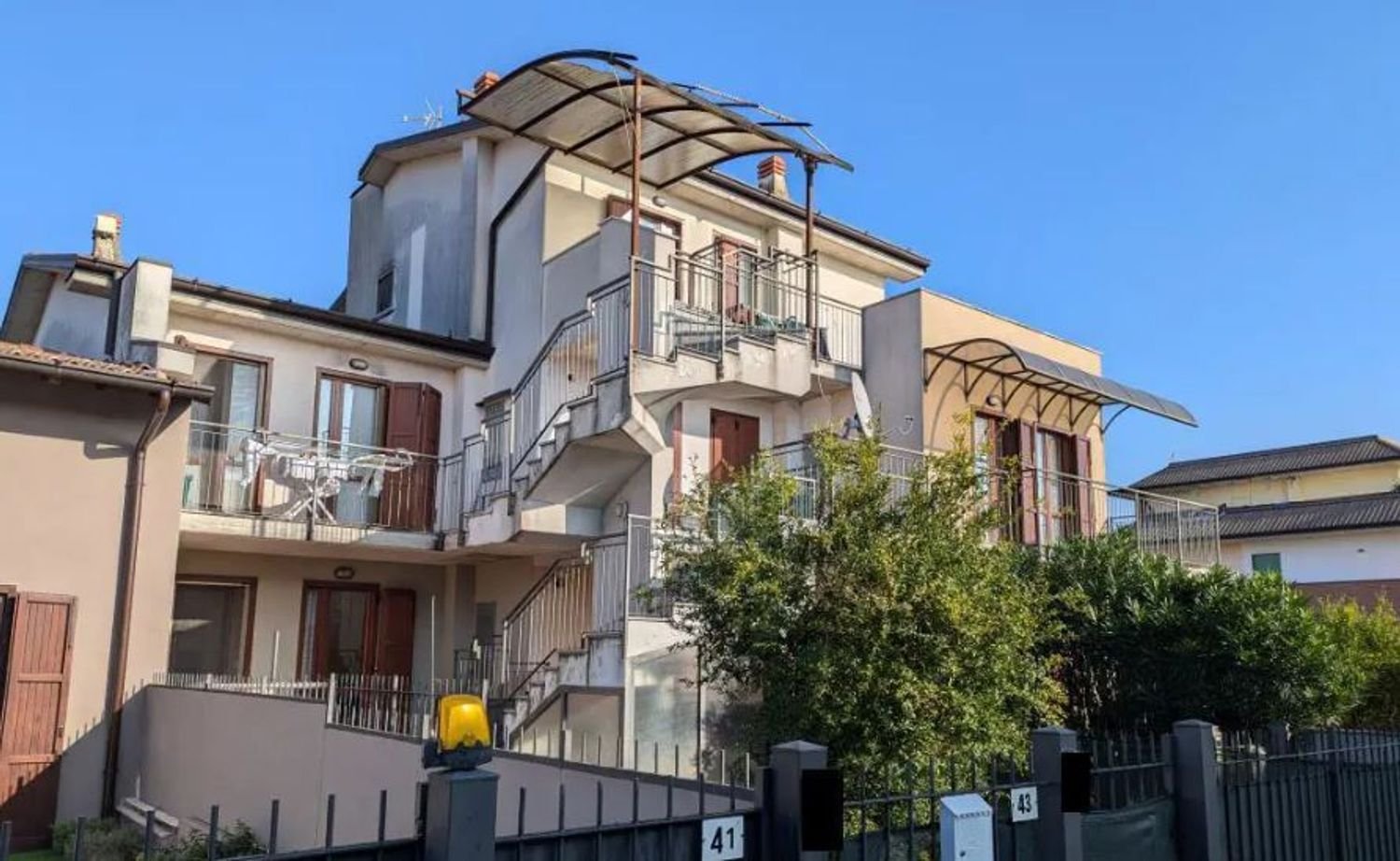 3 rooms Apartment in Borgo San Giacomo, Italy No. 338435