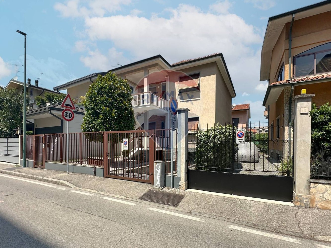 4 غرف نوم منزل في Cologno Monzese, Italy رقم 346052