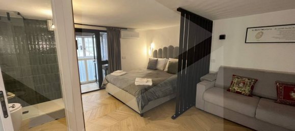 Estudio en Naples, Italy No. 23226 5