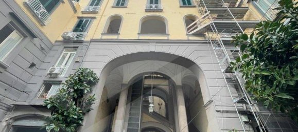 Estudio en Naples, Italy No. 23226 2