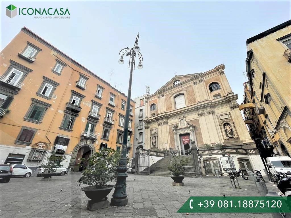 Estudio en Naples, Italy No. 23226