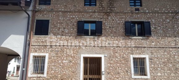 2 bedrooms House in Udine, Italy No. 338725 3