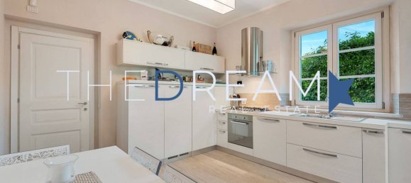 2 bedrooms Villa in Forte dei Marmi, Italy No. 174720 12
