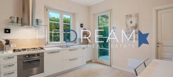 2 bedrooms Villa in Forte dei Marmi, Italy No. 174720 14