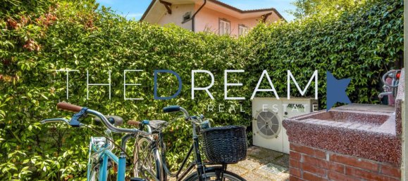 2 bedrooms Villa in Forte dei Marmi, Italy No. 174720 5