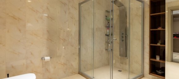 Villa 6+1 in Istanbul, Turkey No. 33886 13