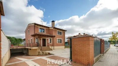 4 غرف نوم منزل في Aldeamayor de San Martin, Spain رقم 69321