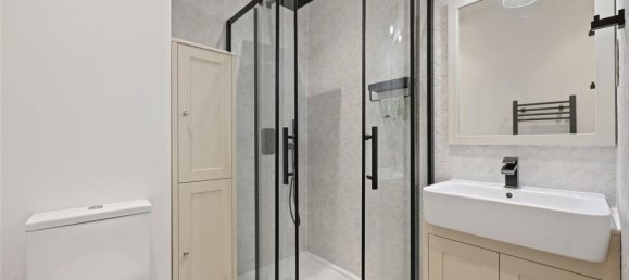 1 bedroom Apartment in London, United Kingdom No. 3704 7