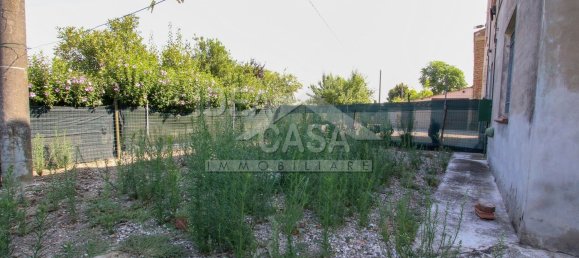 5غرفة منزل في Mirandola, Italy رقم 282413 11