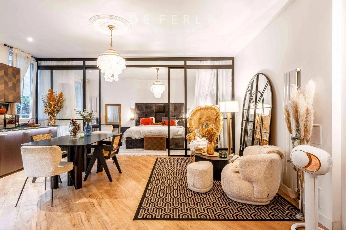 1 bedroom Apartment in Paris, France No. 297449