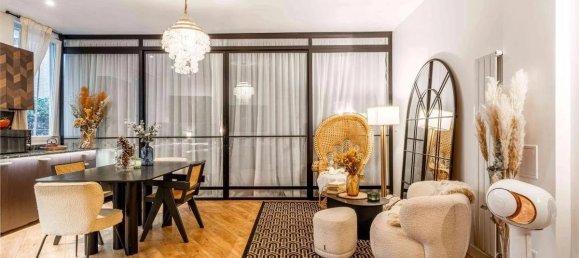 1 bedroom Apartment in Paris, France No. 297449 2