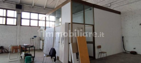 Склад с 2 комнатами в Коллеккьо, Италия № 275108 11