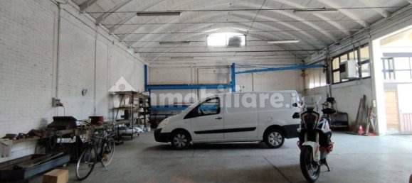 Склад с 2 комнатами в Коллеккьо, Италия № 275108 20