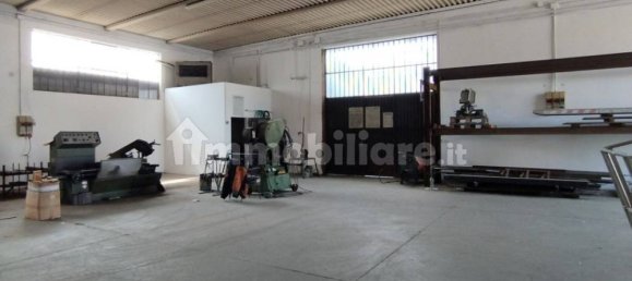 Склад с 2 комнатами в Коллеккьо, Италия № 275108 25