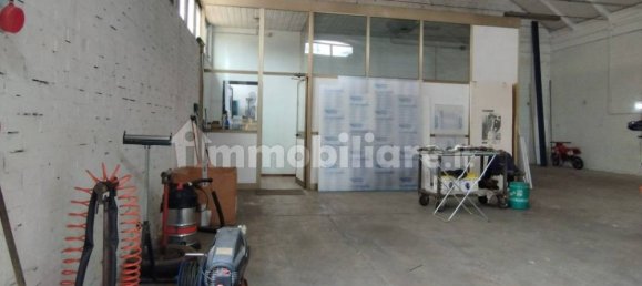 Склад с 2 комнатами в Коллеккьо, Италия № 275108 7