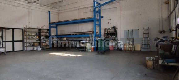 Склад с 2 комнатами в Коллеккьо, Италия № 275108 6