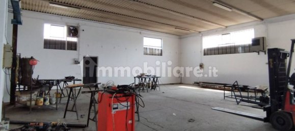 Склад с 2 комнатами в Коллеккьо, Италия № 275108 23