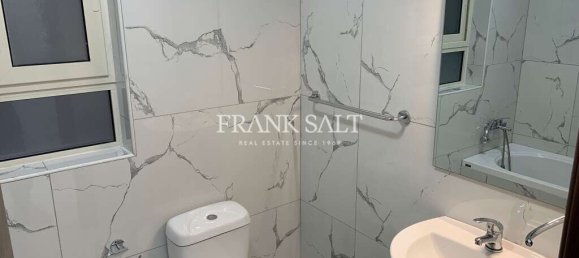 3 bedrooms Apartment in Victoria, Malta No. 6193 12