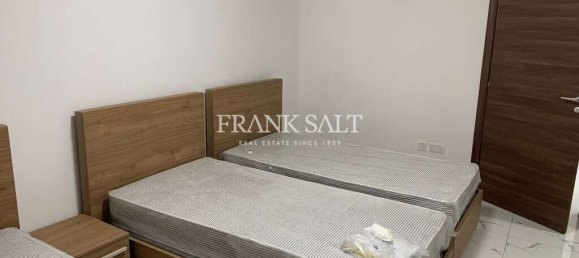 3 bedrooms Apartment in Victoria, Malta No. 6193 10