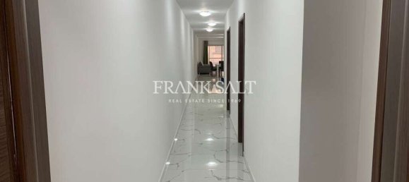 3 bedrooms Apartment in Victoria, Malta No. 6193 6