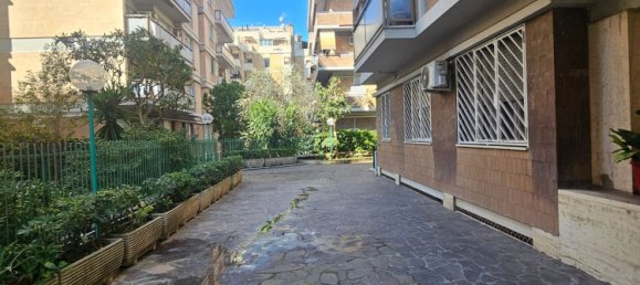 Квартира с 4 комнатами в Рим, Италия № 11175 40