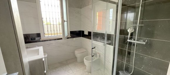 5 Schlafzimmer Haus in Suzzara, Italy, Nr. 378521 12