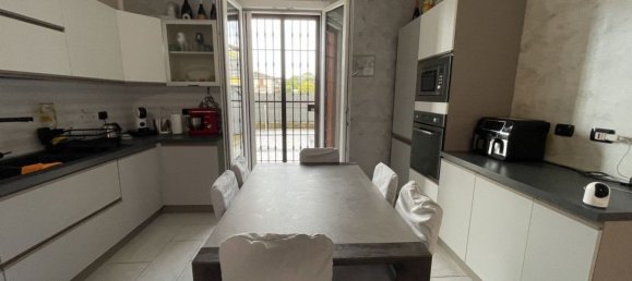 5 Schlafzimmer Haus in Suzzara, Italy, Nr. 378521 8