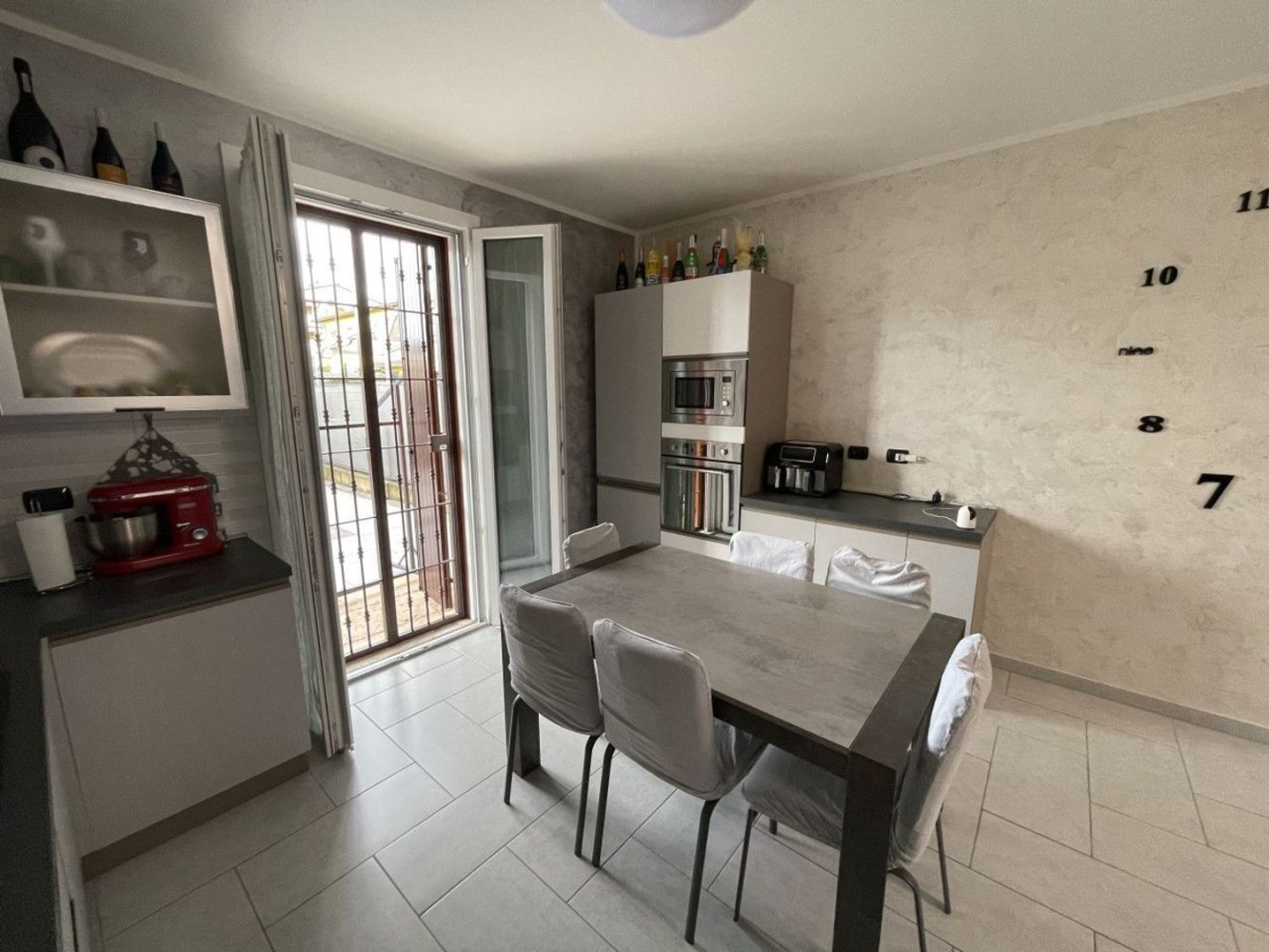 5 Schlafzimmer Haus in Suzzara, Italy, Nr. 378521