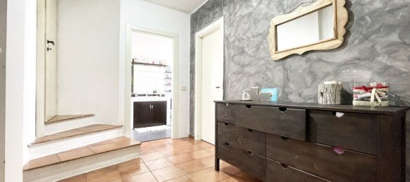 Villa de 6 dormitorios en Momo, Italy No. 377453 10