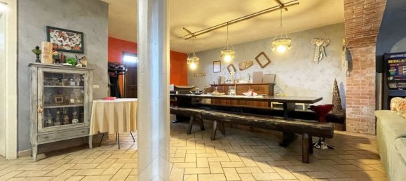 Villa de 6 dormitorios en Momo, Italy No. 377453 19