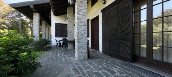 Villa de 6 dormitorios en Momo, Italy No. 377453 5