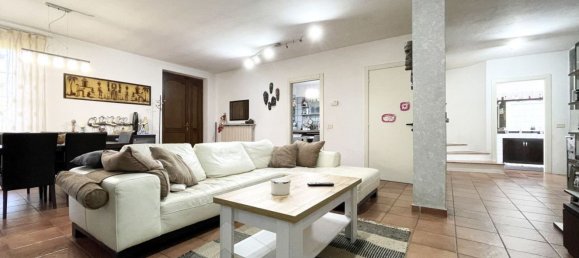 Villa de 6 dormitorios en Momo, Italy No. 377453 4