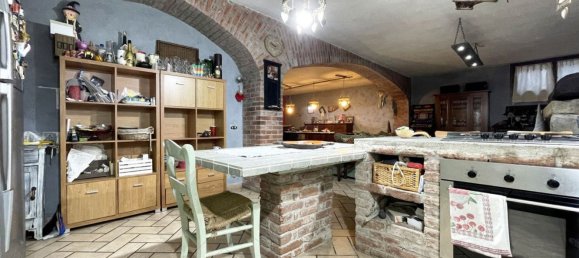 Villa de 6 dormitorios en Momo, Italy No. 377453 25