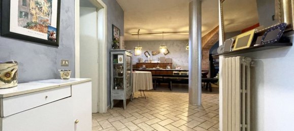 Villa de 6 dormitorios en Momo, Italy No. 377453 18