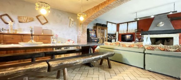 Villa de 6 dormitorios en Momo, Italy No. 377453 20