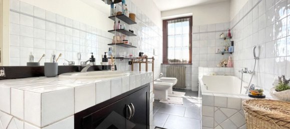 Villa de 6 dormitorios en Momo, Italy No. 377453 11