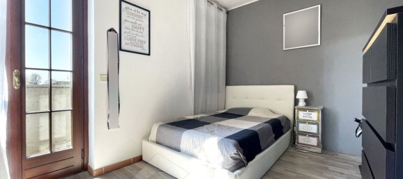 Villa de 6 dormitorios en Momo, Italy No. 377453 3