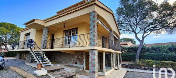 7 rooms Villa in Saint-Raphael, France No. 286969 3