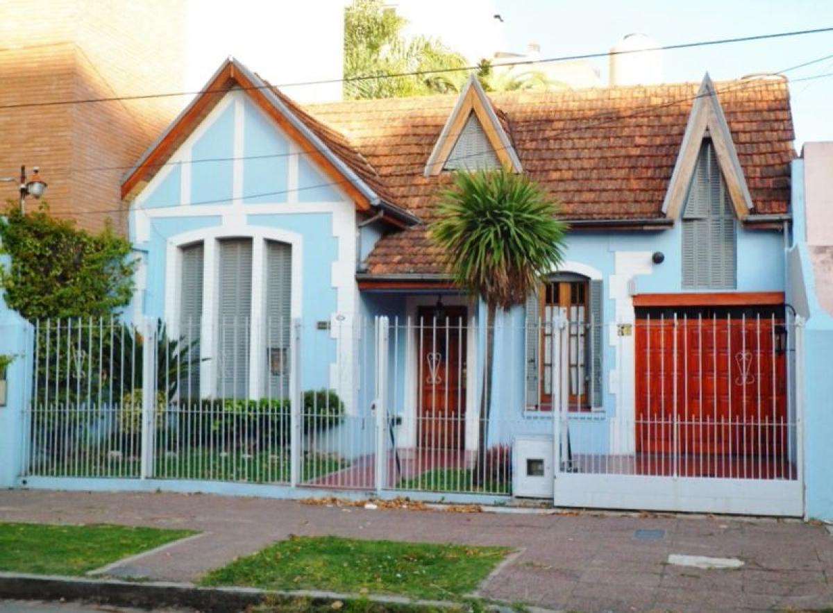 4 غرف نوم منزل في Moron, Argentina رقم 68885