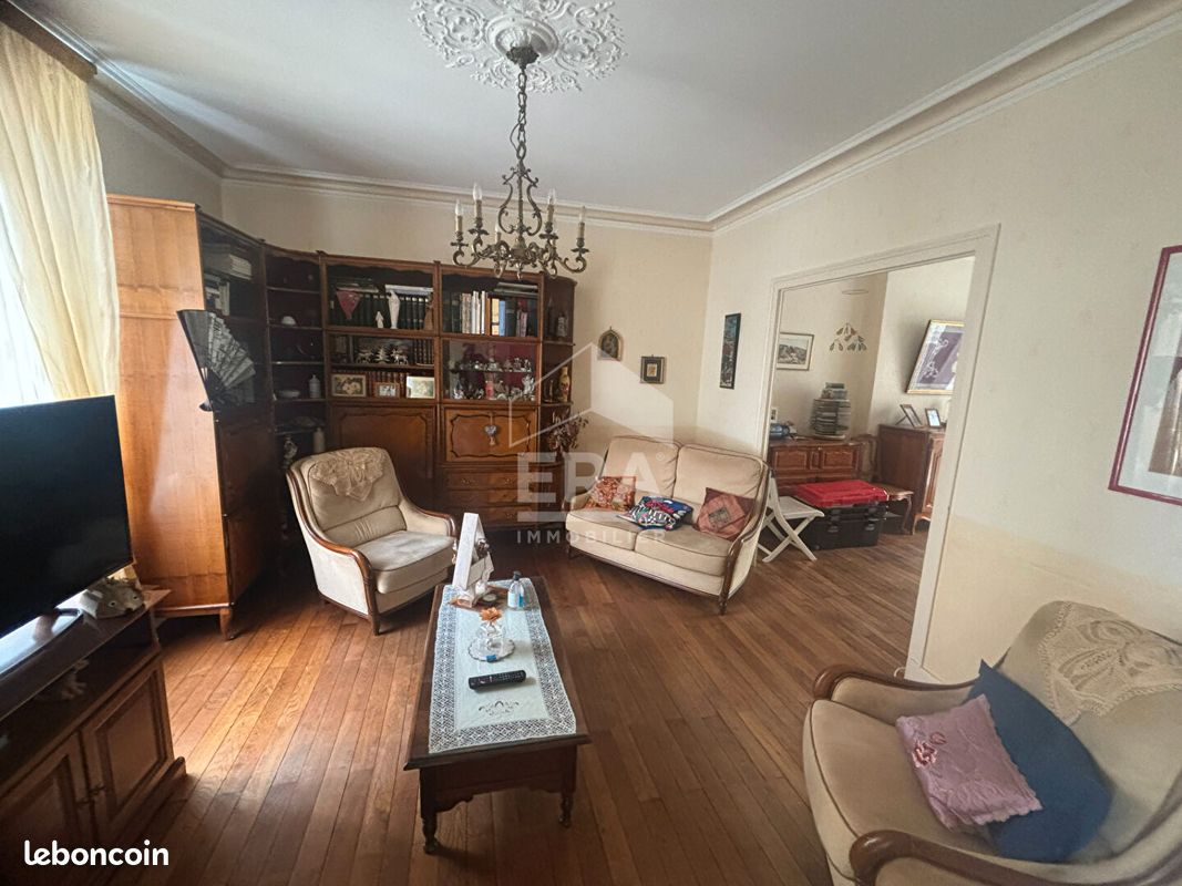 4 Schlafzimmer Stadthaus in Chateauroux, France, Nr. 75305