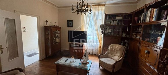 4 Schlafzimmer Stadthaus in Chateauroux, France, Nr. 75305 15