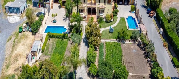 10 bedrooms House in La Quinta, Spain No. 37651 7