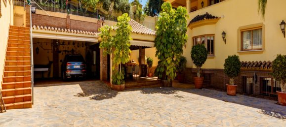 10 bedrooms House in La Quinta, Spain No. 37651 23