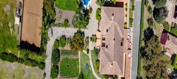 10 bedrooms House in La Quinta, Spain No. 37651 5