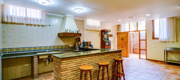 10 bedrooms House in La Quinta, Spain No. 37651 39