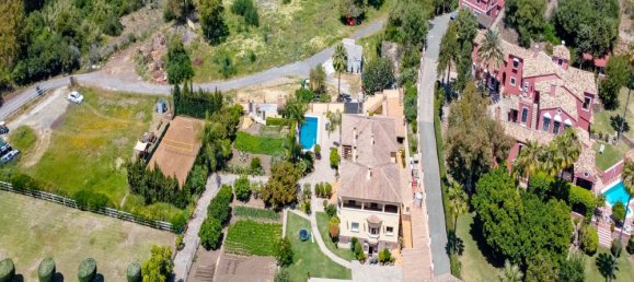 10 bedrooms House in La Quinta, Spain No. 37651 8