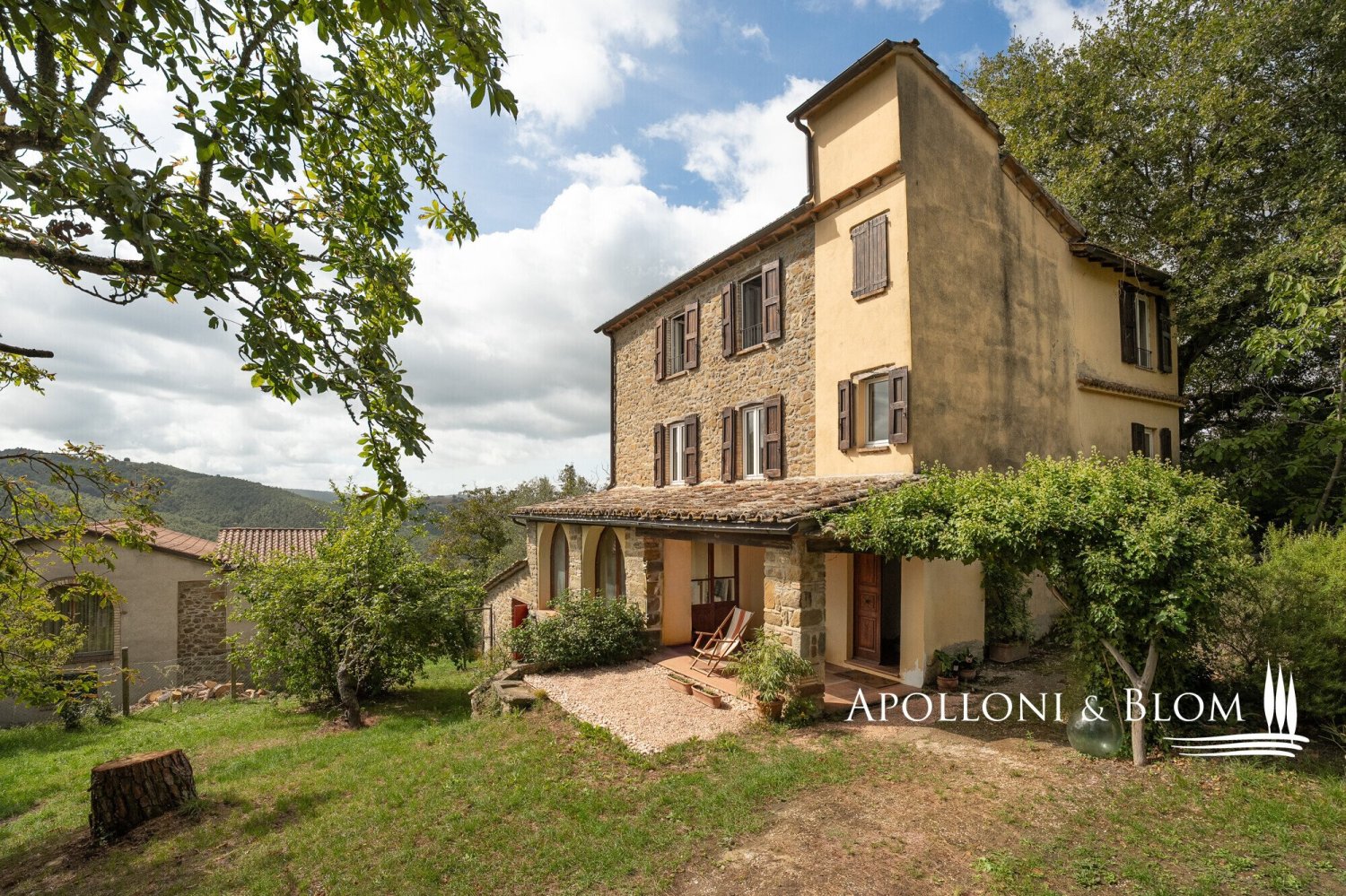 Дом с 8 спальнями в Умбертиде, Италия № 54553