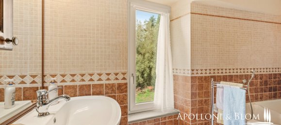 Дом с 8 спальнями в Умбертиде, Италия № 54553 33