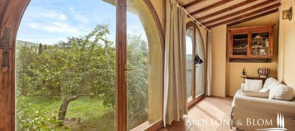 Дом с 8 спальнями в Умбертиде, Италия № 54553 10